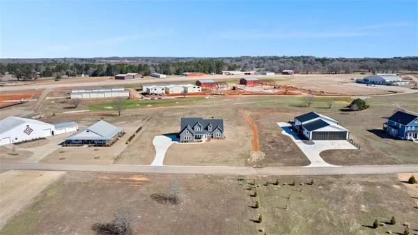 $890,000 | 404 Whipple Avenue, Williamson, GA 30292