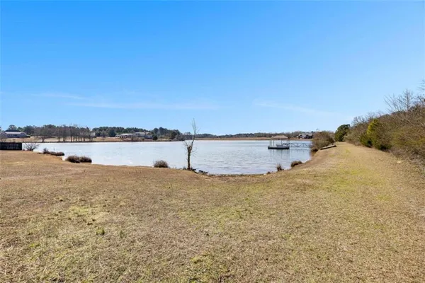 $890,000 | 404 Whipple Avenue, Williamson, GA 30292