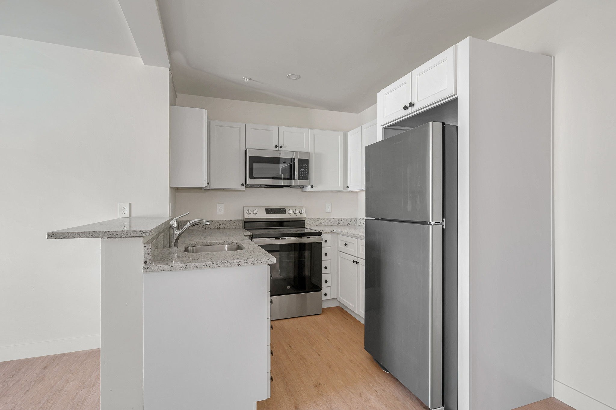 131 Perry Street, Unit 403 Lowell, MA 01852 - Photo 2 of 26 Gallery Image 2