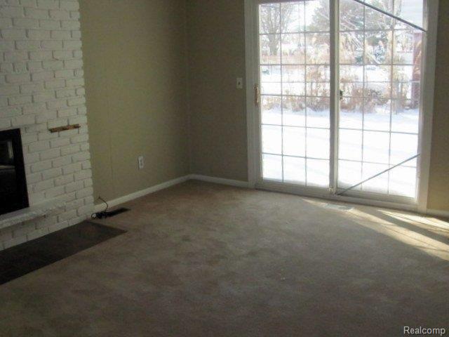 18604 Davidson Road Fraser, MI 48026 - Photo 4 of 10 2036-02-12 06.06.43-1.jpg