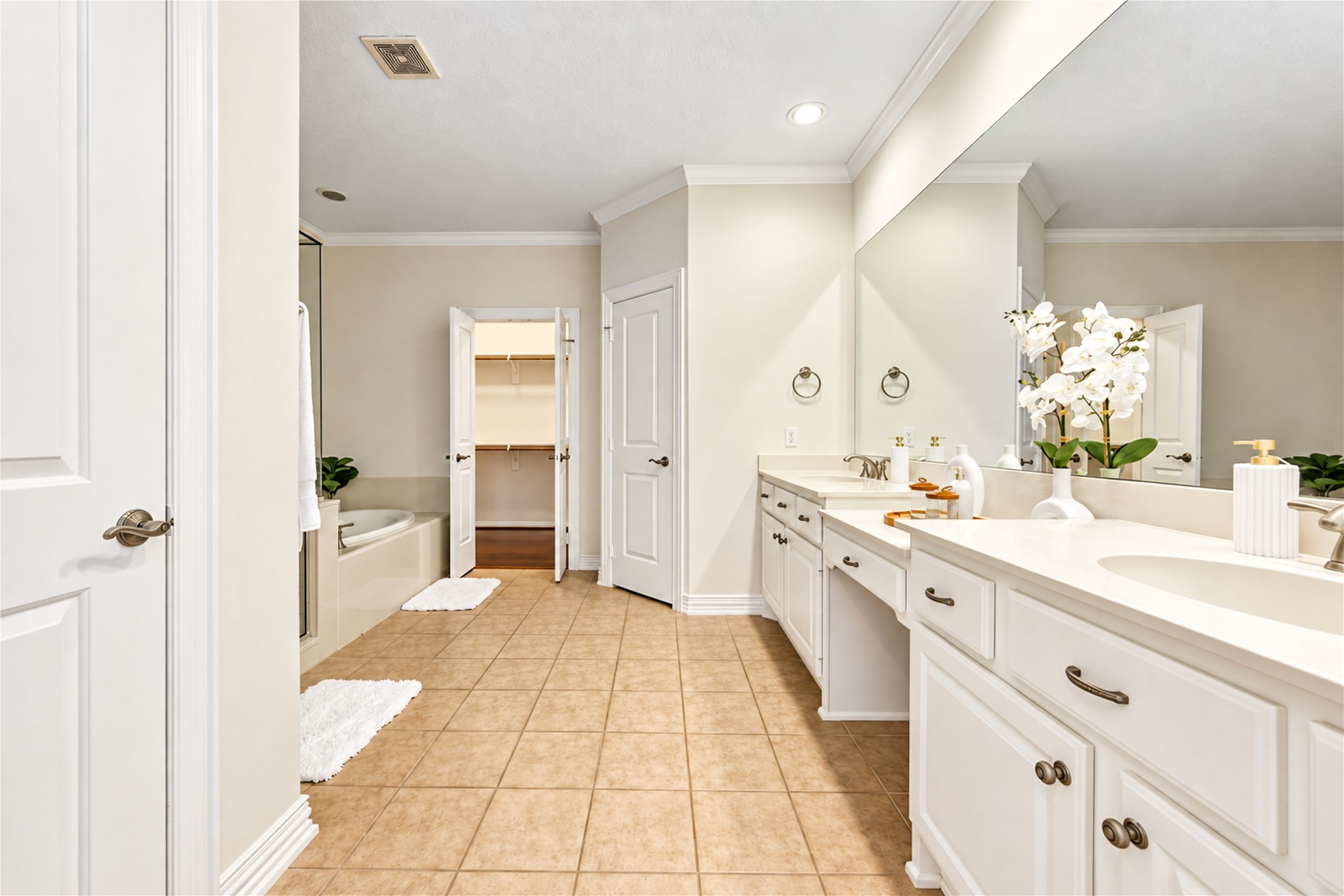 2011 Spring Cedar Lane Houston, TX 77077 - Photo 26 of 42 Gallery Image 26