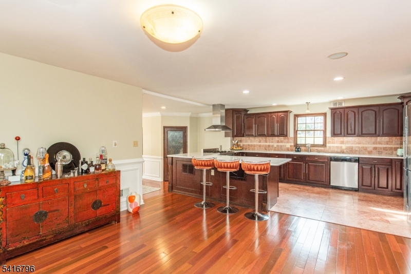 35 Waughaw Road Montville, NJ 07082 - Photo 5 of 24