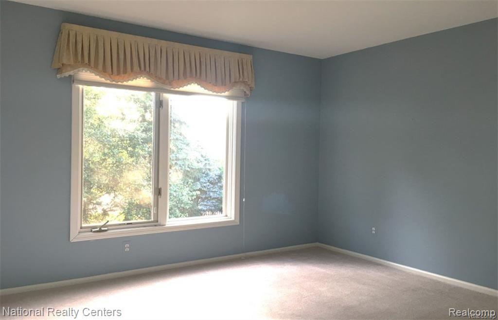 4895 Rambling Drive Troy, MI 48098 - Photo 18 of 27 18.jpg