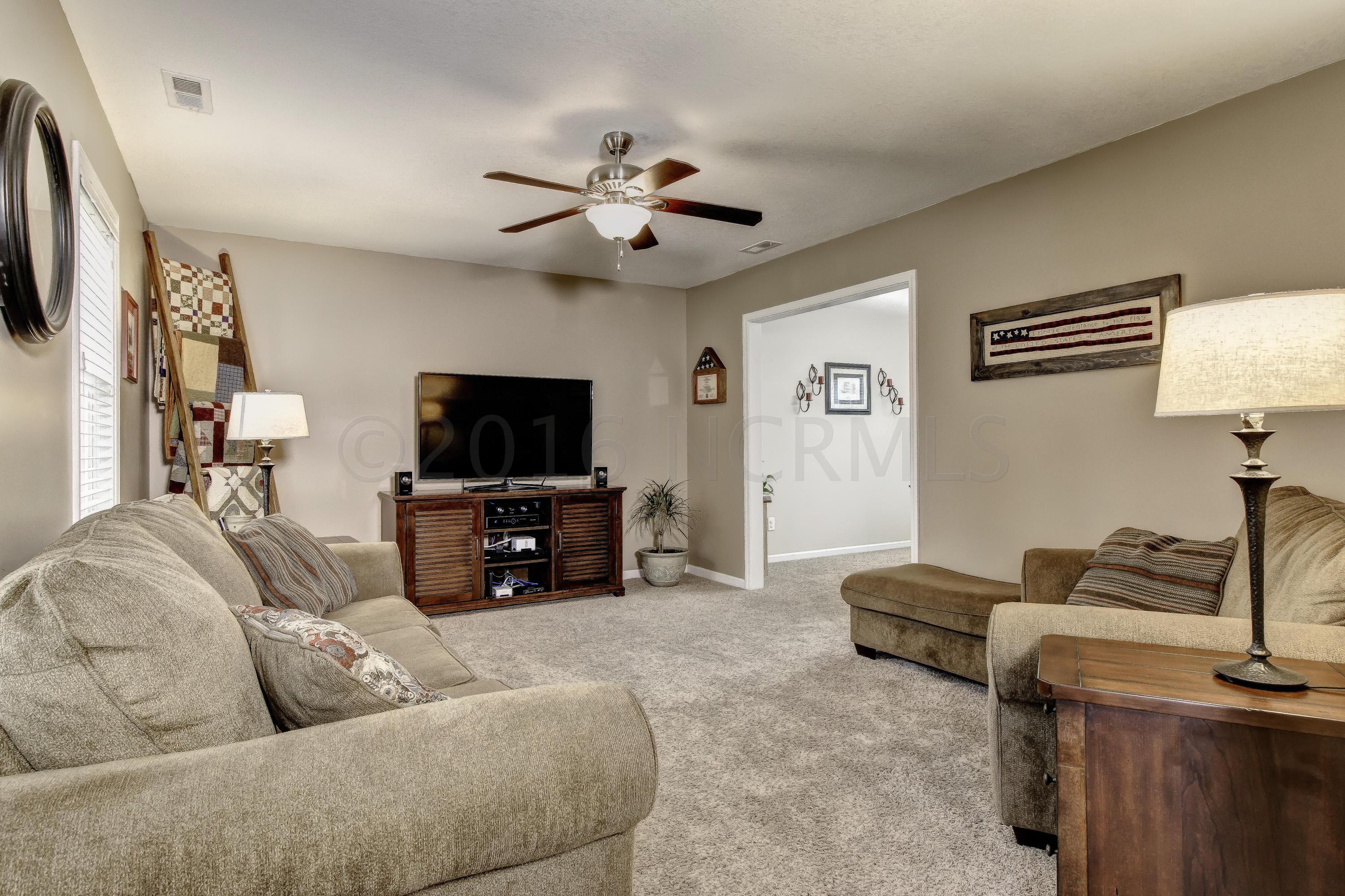 300 Roberts Road Newport, NC 28570 - Photo 2 of 19 Comfortable and spacious living room.