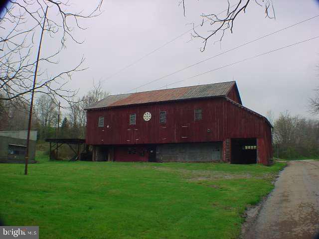 379 Bunker Hill Road Halifax, PA 17032 - Photo 3 of 7 Gallery Image 3