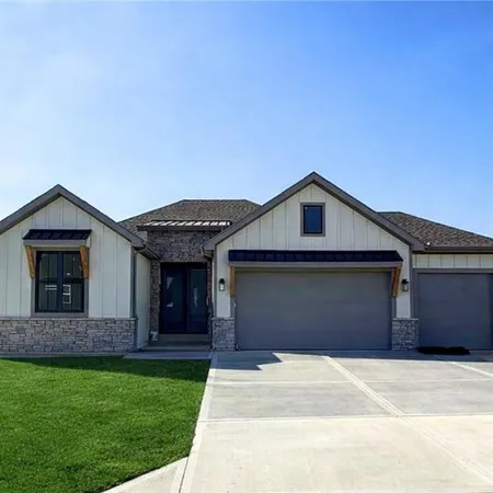 $735,000 | 1408 Larkspur Place, Raymore, MO 64083