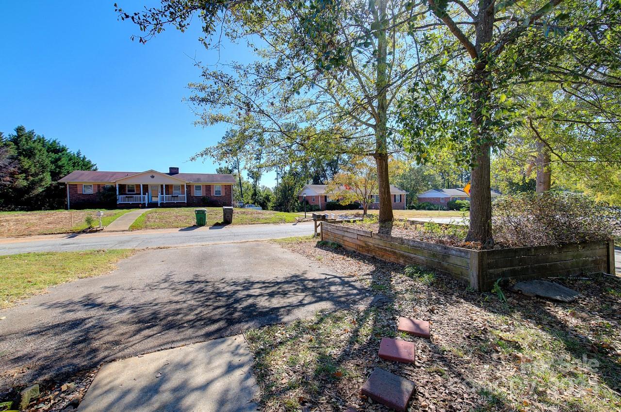 319 Farnsworth Road Spartanburg, SC 29301 - Photo 24 of 25 Gallery Image 24