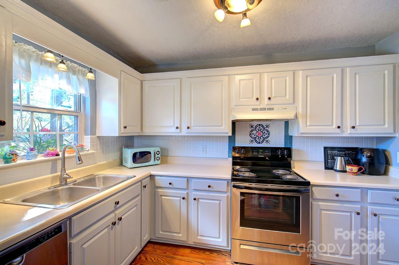 319 Farnsworth Road Spartanburg, SC 29301 - Photo 3 of 25 Gallery Image 3