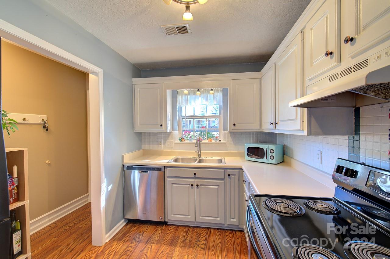 319 Farnsworth Road Spartanburg, SC 29301 - Photo 4 of 25 Gallery Image 4