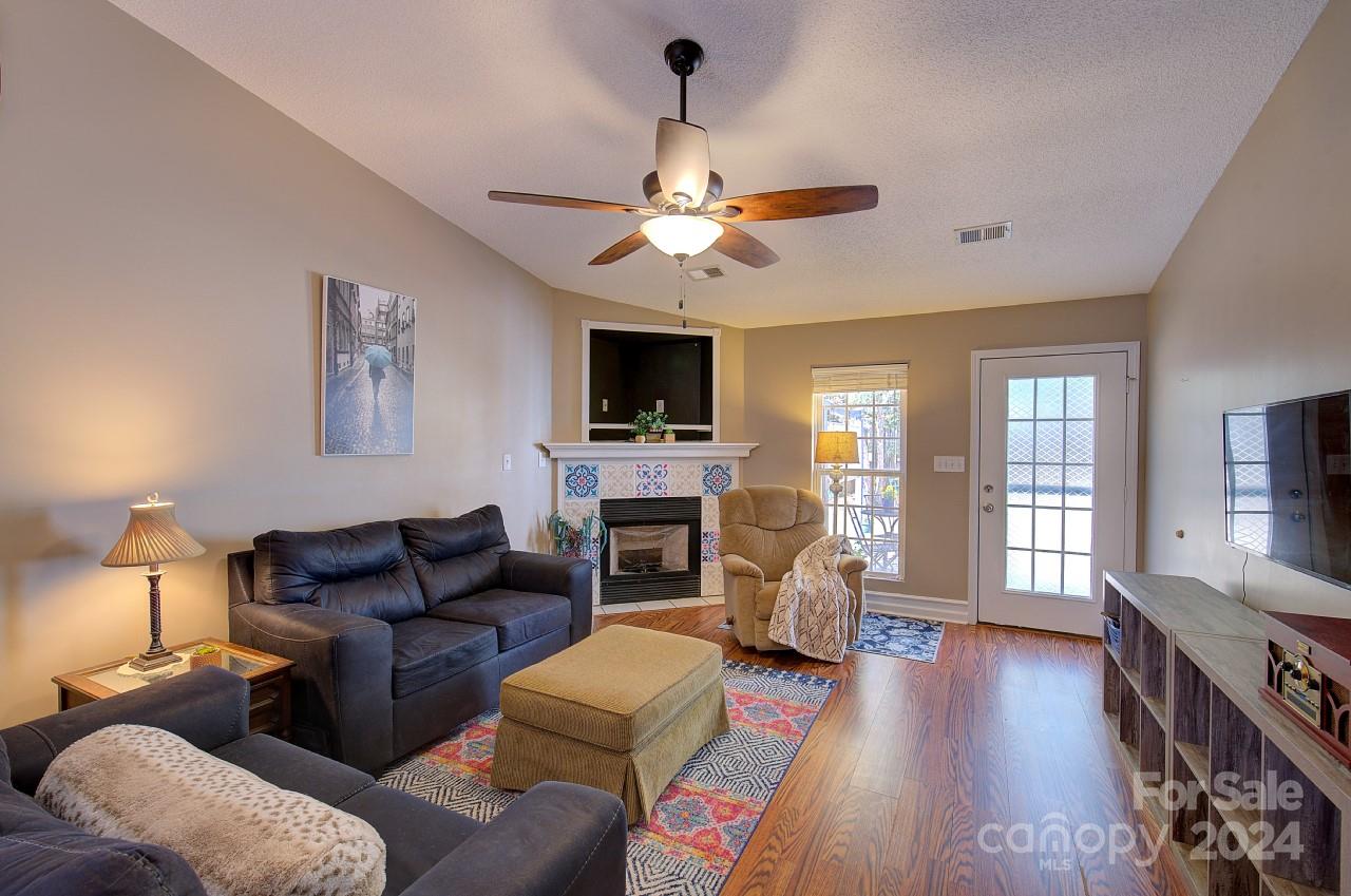 319 Farnsworth Road Spartanburg, SC 29301 - Photo 9 of 25 Gallery Image 9