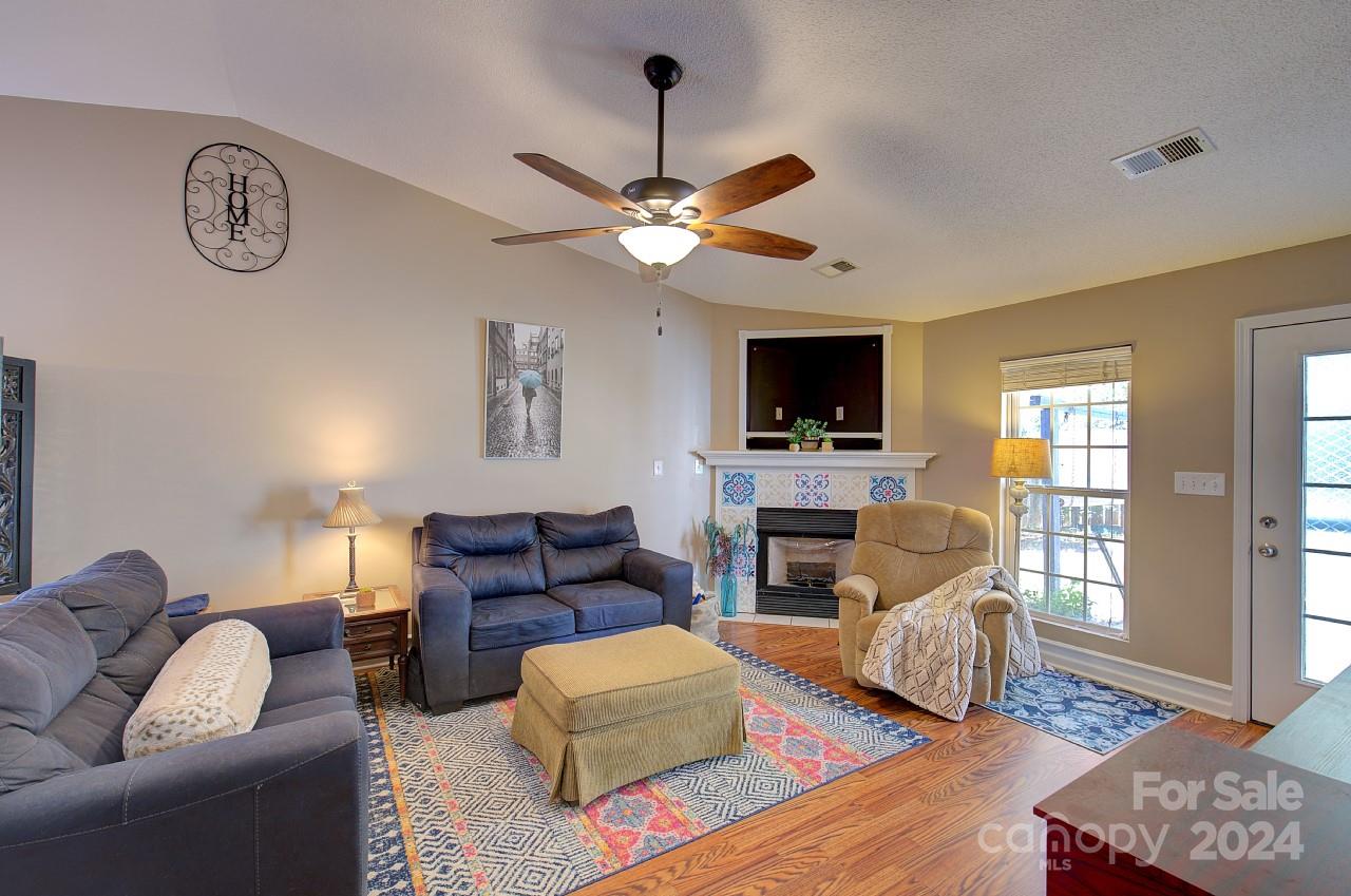 319 Farnsworth Road Spartanburg, SC 29301 - Photo 10 of 25 Gallery Image 10
