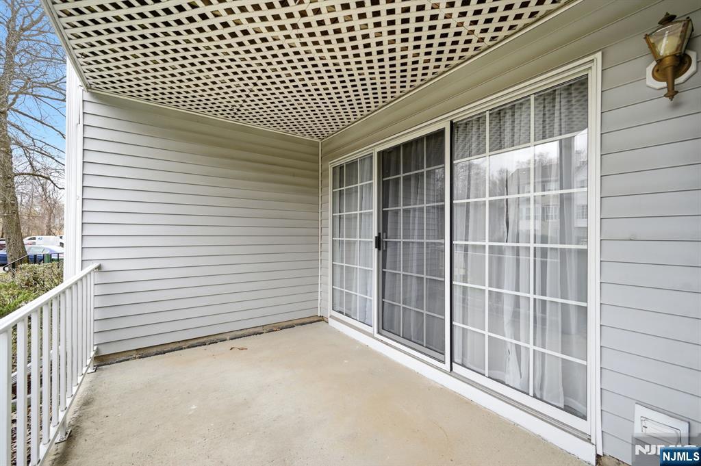 475 Quince Court Mahwah, NJ 07430 - Photo 25 of 27 a view of a balcony