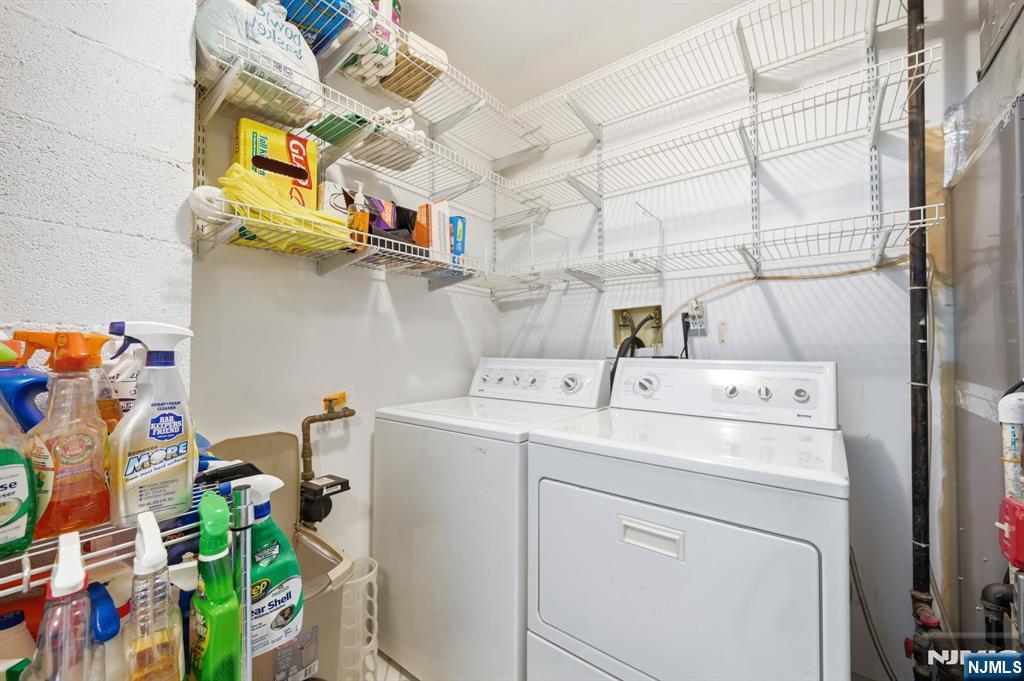 475 Quince Court Mahwah, NJ 07430 - Photo 27 of 27 a utility room with dryer and washer
