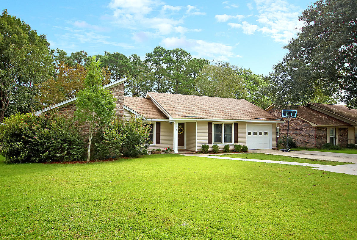 615 Longleaf Road Summerville, SC 29486 - Photo 3 of 30 CREM_615 Longleaf_028