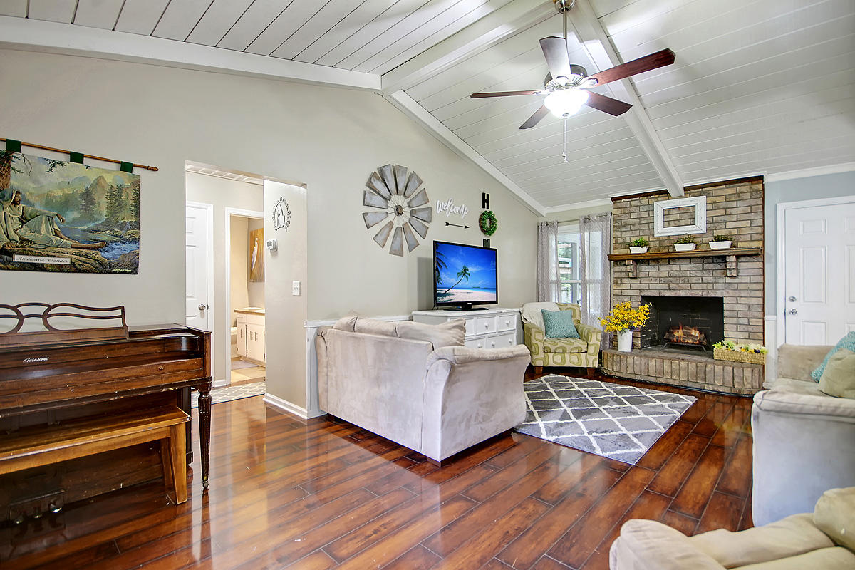 615 Longleaf Road Summerville, SC 29486 - Photo 4 of 30 CREM_615 Longleaf_005