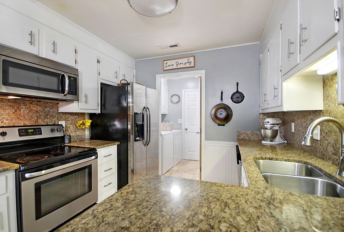 615 Longleaf Road Summerville, SC 29486 - Photo 10 of 30 CREM_615 Longleaf_010
