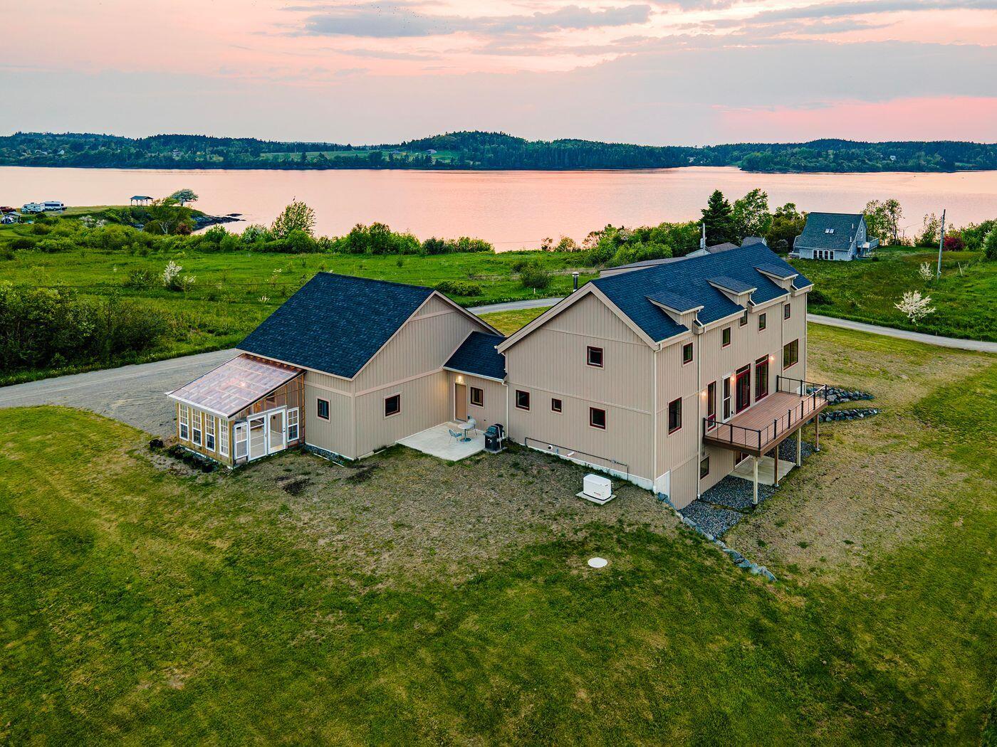 55 Diamond Point Road Lubec, ME 04652 - Photo 3 of 34