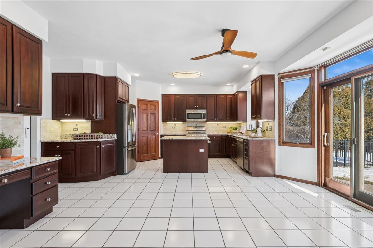 13109 West Chaplin Street Wadsworth, IL 60083 - Photo 11 of 26