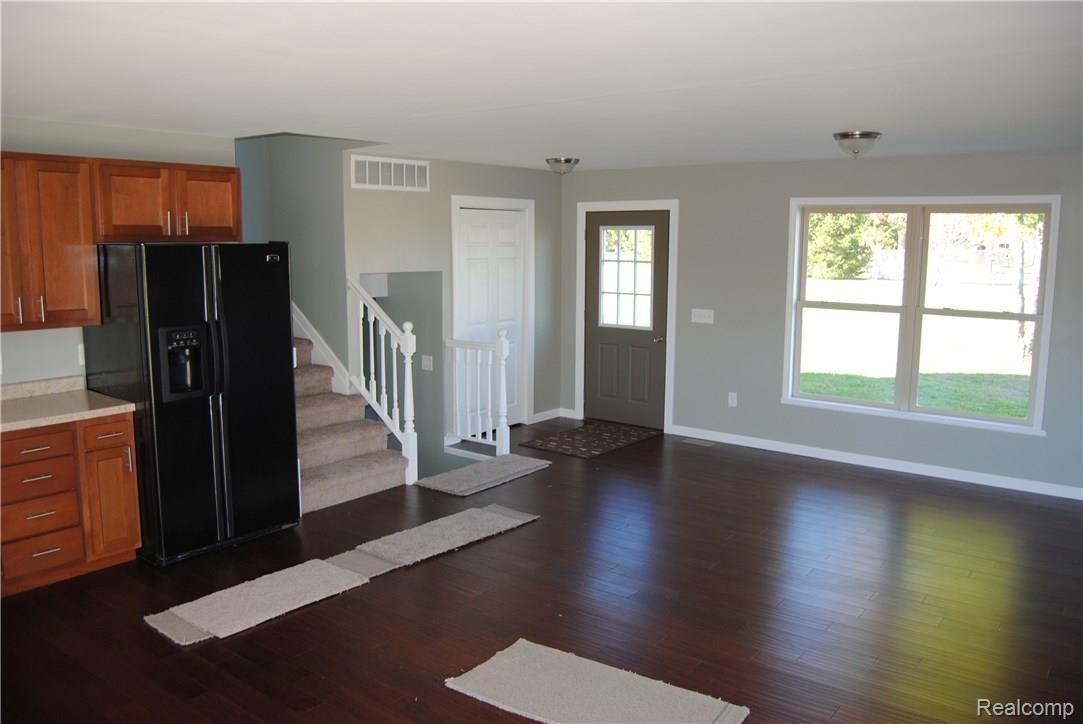 3248 Oak Grove Road North Branch, MI 48461 - Photo 3 of 13 3248 Oak Grove north Branch MI 48461 00105.JPG