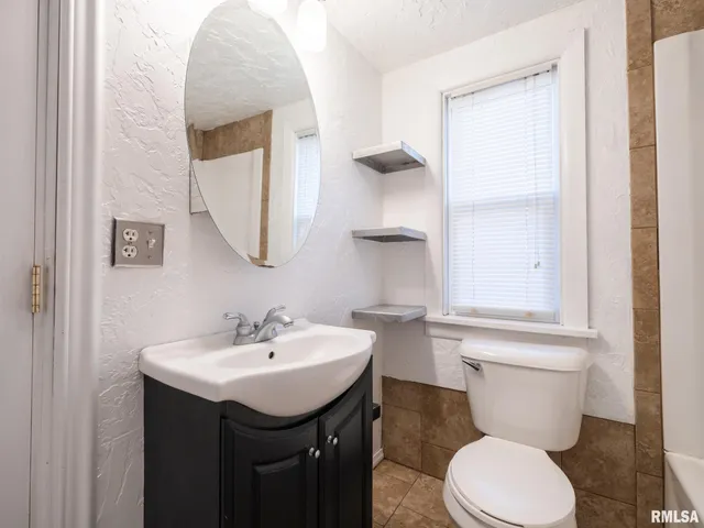 $49,900 | 606 East Shore Drive, Pekin, IL 61554