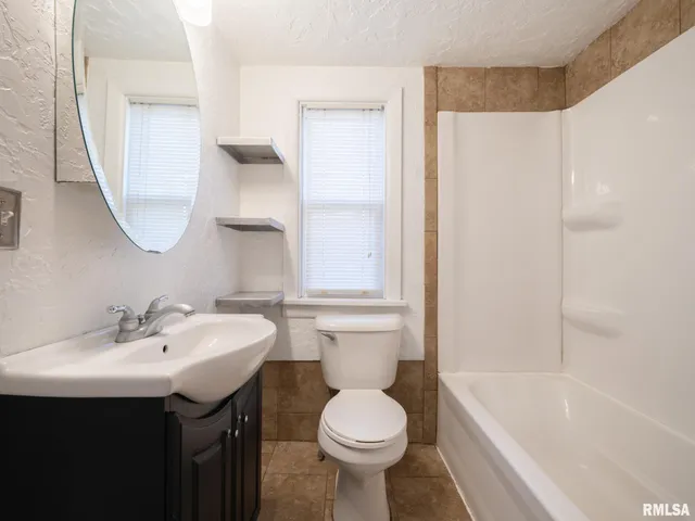 $49,900 | 606 East Shore Drive, Pekin, IL 61554