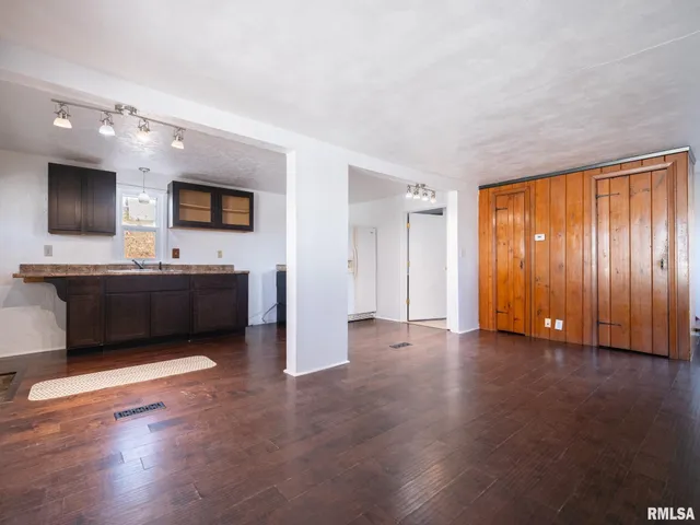 $49,900 | 606 East Shore Drive, Pekin, IL 61554