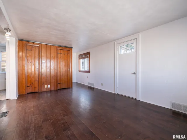 $49,900 | 606 East Shore Drive, Pekin, IL 61554