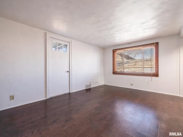 $49,900 | 606 East Shore Drive, Pekin, IL 61554