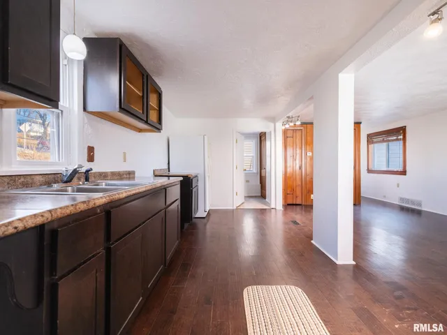 $49,900 | 606 East Shore Drive, Pekin, IL 61554