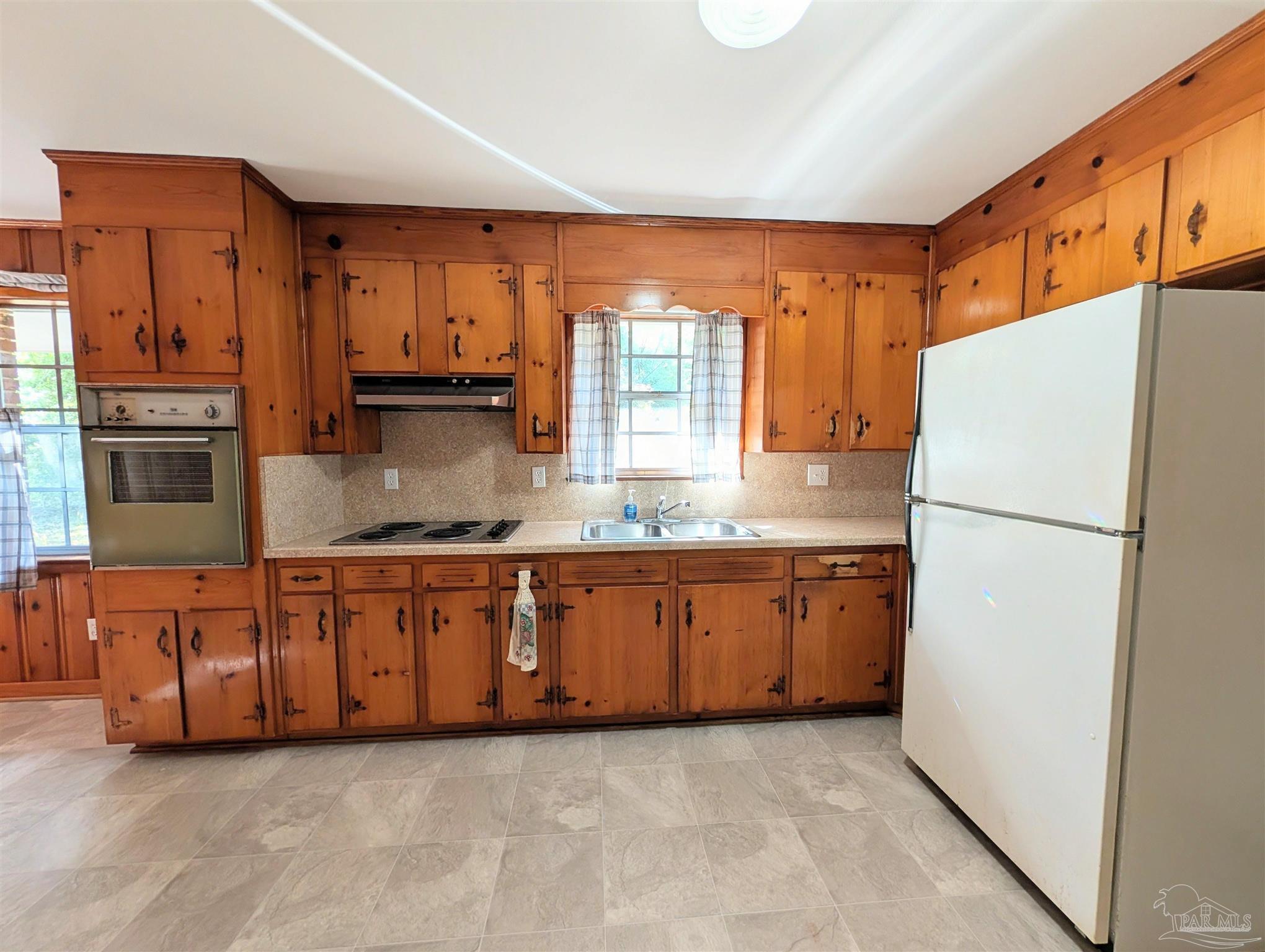 8733 Rebel Road Pensacola, FL 32526 - Photo 7 of 33