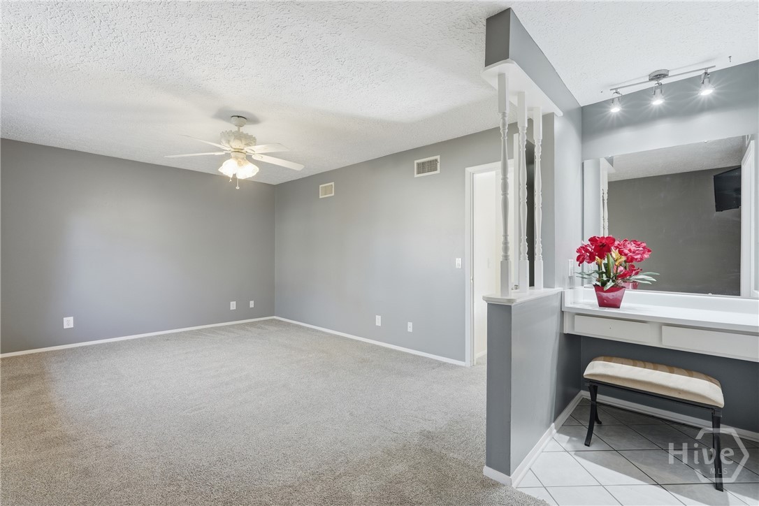 17 Cuttysark Road Savannah, GA 31410 - Photo 22 of 31 Owners oversize bedroom with vanity area