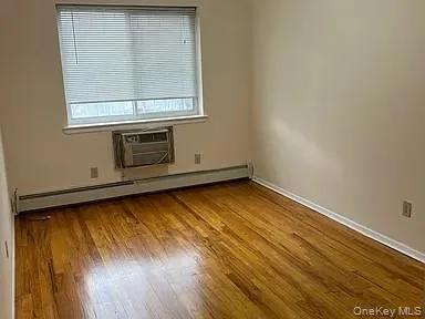 $2,900 | 42-22 163rd Street, Unit 1F | Flushing