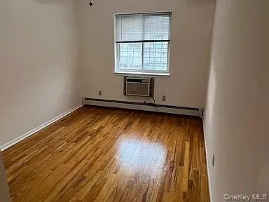 $2,900 | 42-22 163rd Street, Unit 1F | Flushing