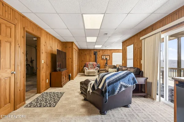 $575,000 | 1020 Eastridge Drive, Byrdstown, TN 38549