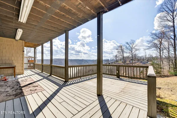 $575,000 | 1020 Eastridge Drive, Byrdstown, TN 38549