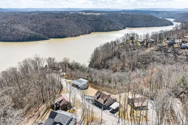 $575,000 | 1020 Eastridge Drive, Byrdstown, TN 38549