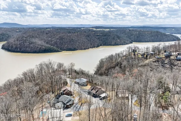 $575,000 | 1020 Eastridge Drive, Byrdstown, TN 38549