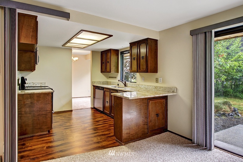 2810 Gibson Road Everett, WA 98204 - Photo 5 of 15