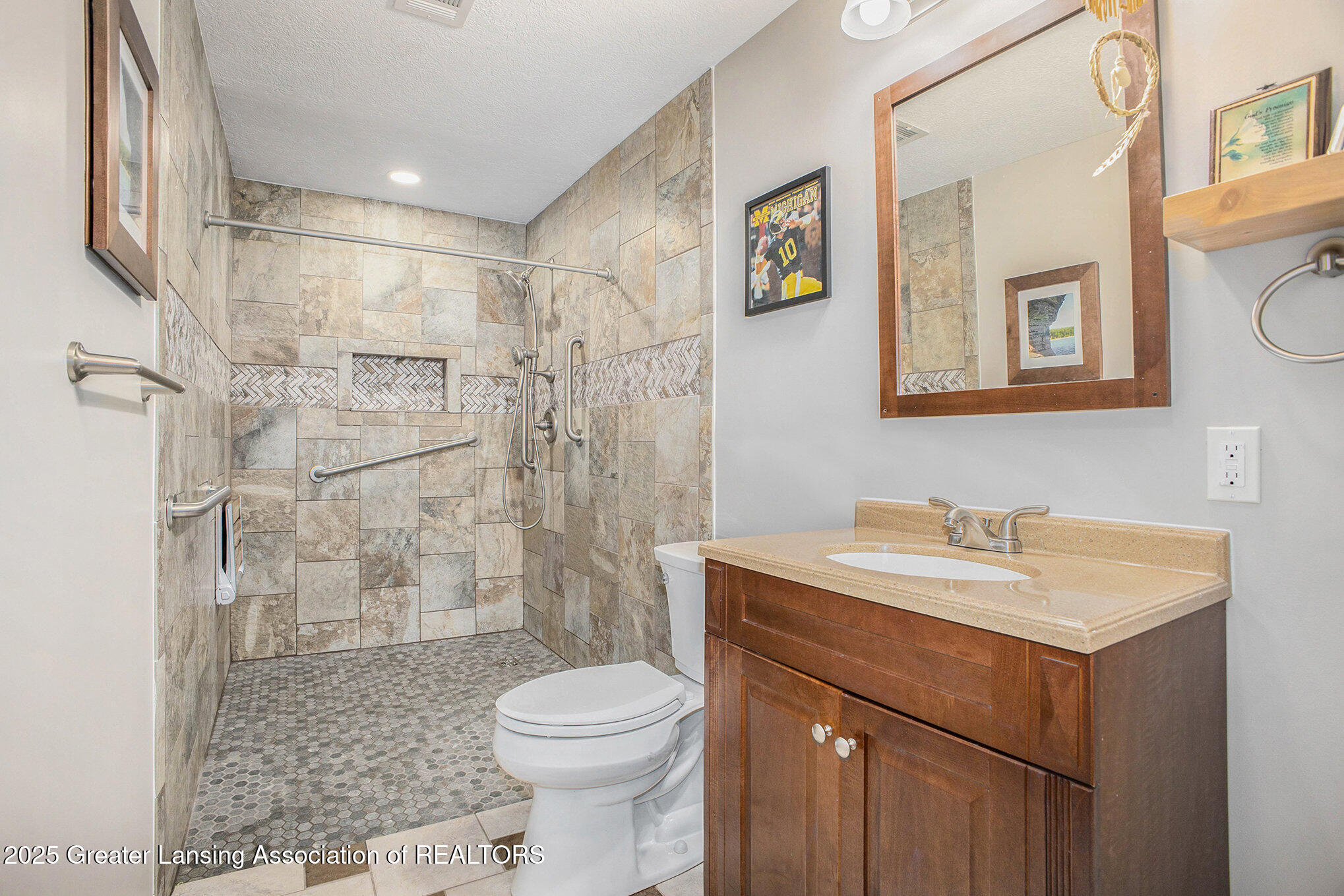 1020 Randy Lane St. Johns, MI 48879 - Photo 15 of 23 Bathroom