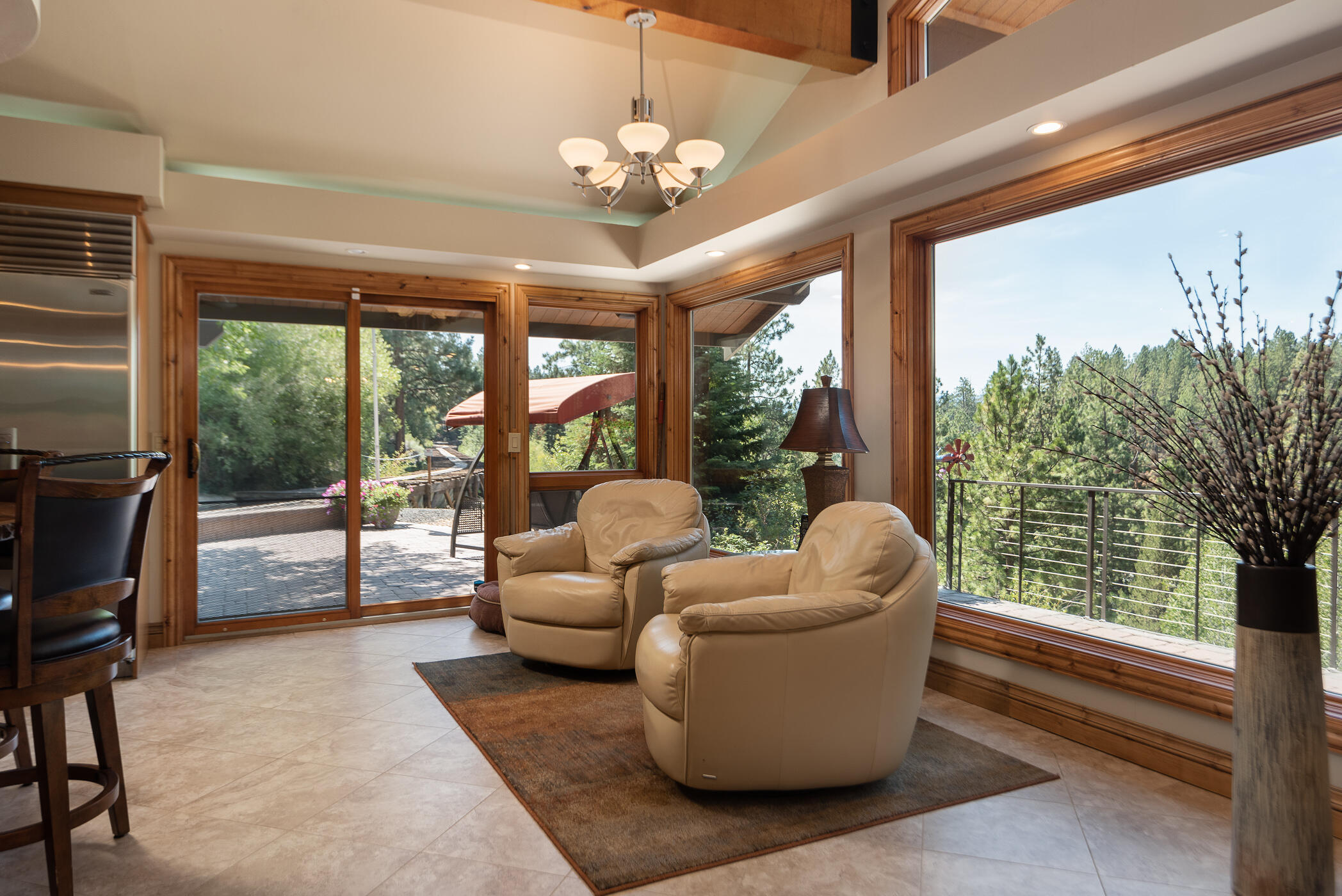 18830 Shoshone Road Bend, OR 97702 - Photo 13 of 49 12 Kitchen DINETTE
