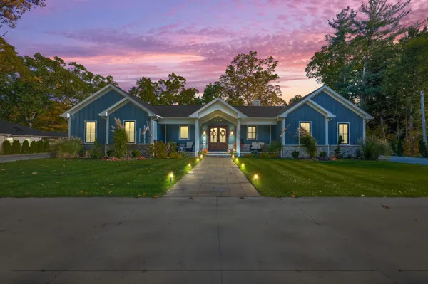 $1,799,000 | 2815 Washington Avenue, St. Joseph, MI 49085