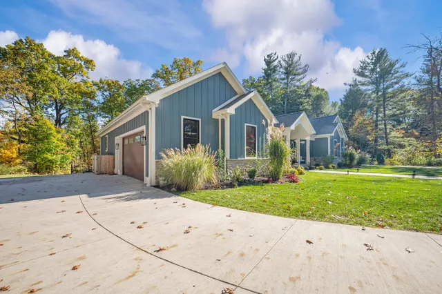 $1,799,000 | 2815 Washington Avenue, St. Joseph, MI 49085