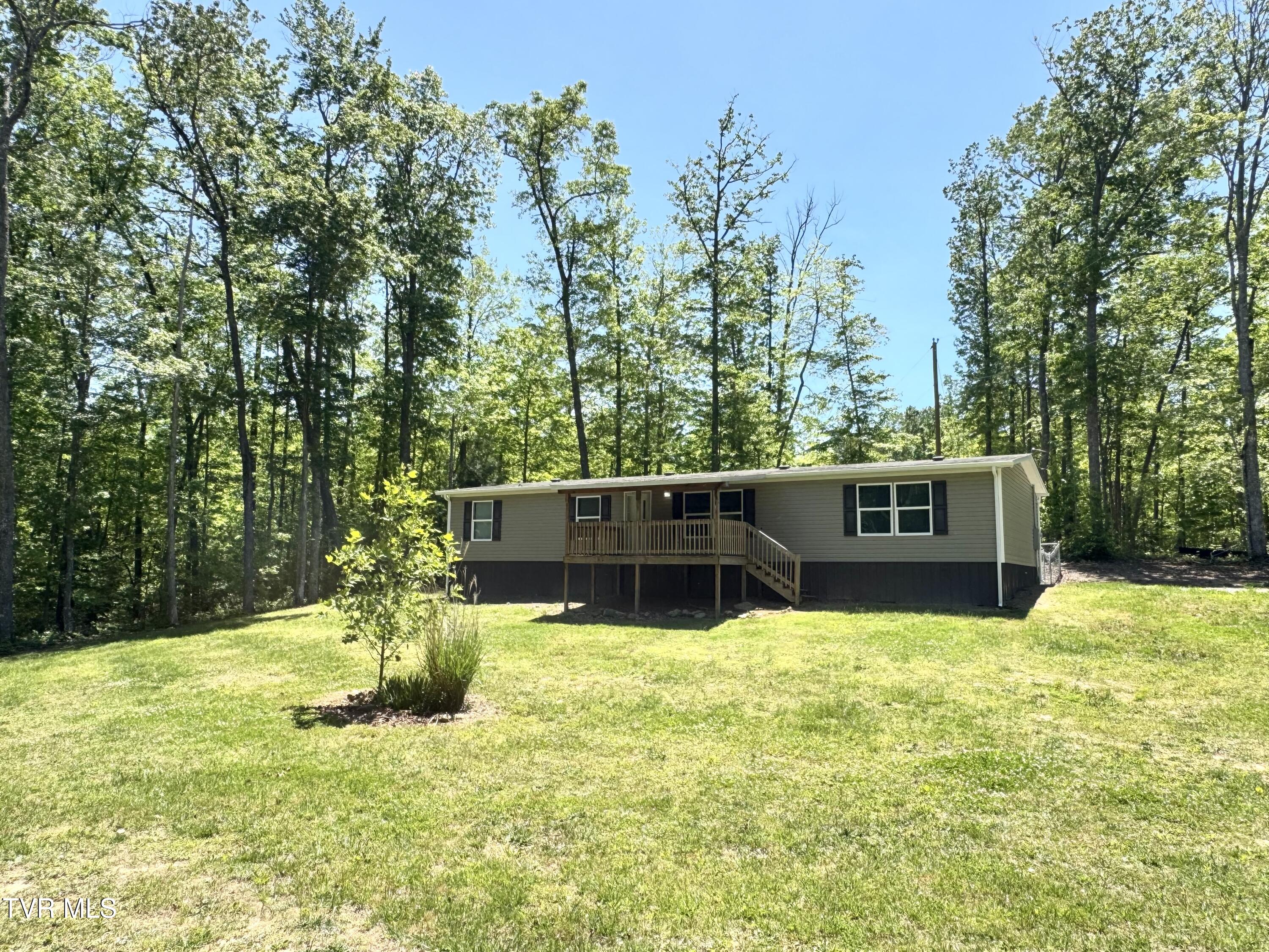 12580 Star Branch Road Coeburn, VA 24230 - Photo 2 of 26 IMG_9034