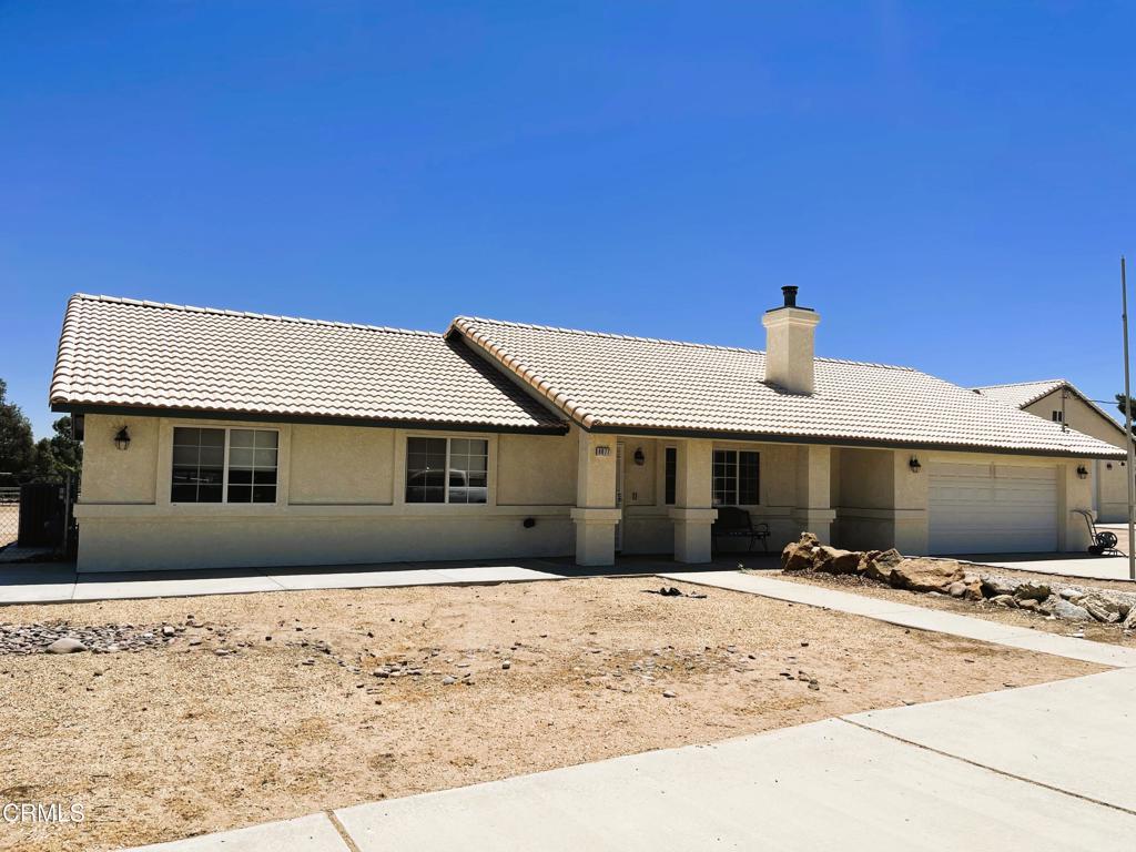 6877 Foley Road Hesperia, CA 92344 - Photo 2 of 34 IMG_2734