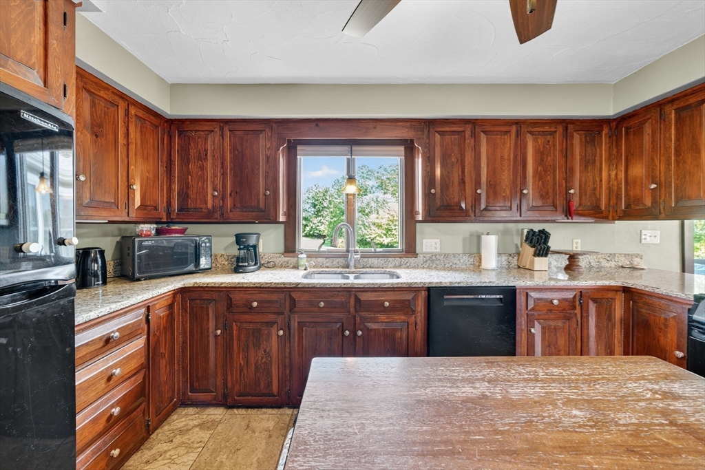 7 Hamlin Street Acushnet, MA 02743 - Photo 13 of 42