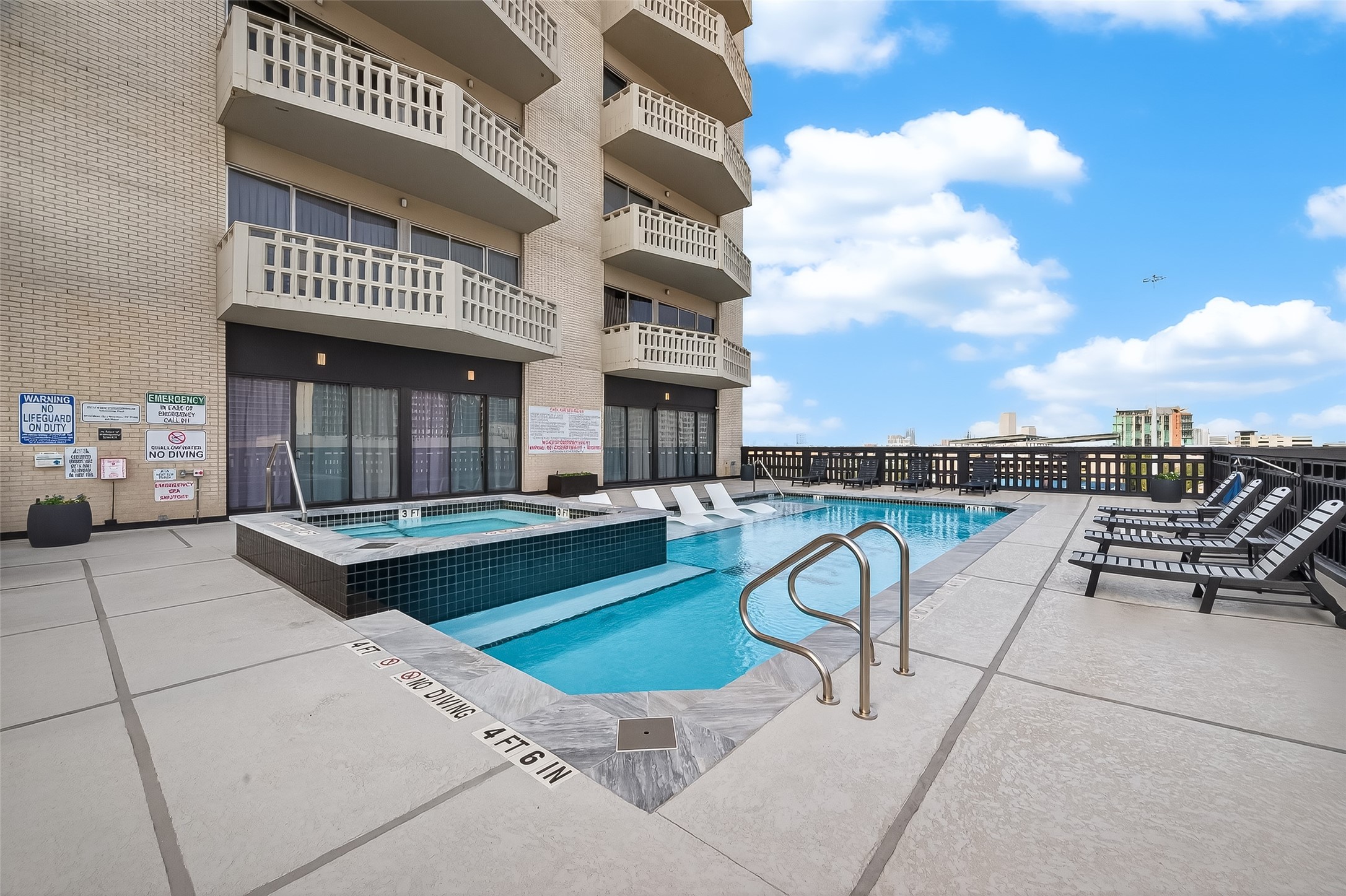 2016 Main Street, Unit 3 Houston, TX 77002 - Photo 27 of 36 Inviting Pool and Spa