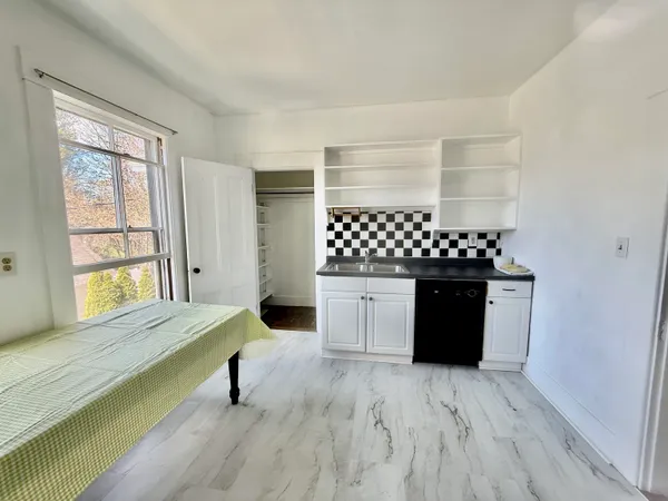 $2,400 | 30 Sargents Avenue, Unit C, Nashua, NH 03064