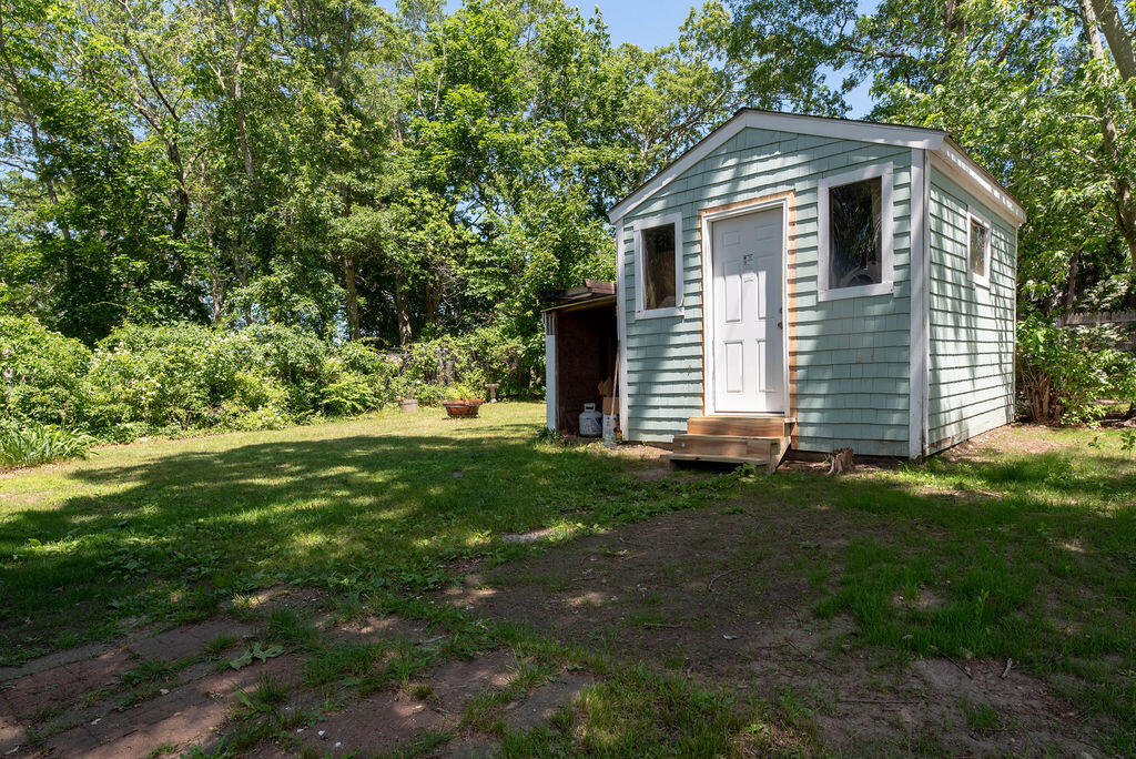 170 Hinckley Road Hyannis, MA 02601 - Photo 4 of 19 DSC_1944-HDR