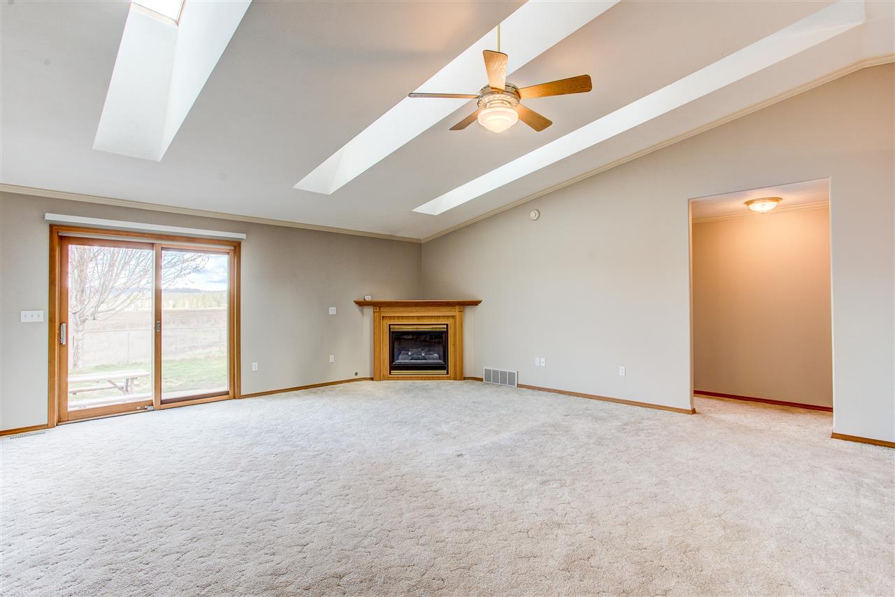 11209 East Kronquist Road Mead, WA 99021 - Photo 6 of 20