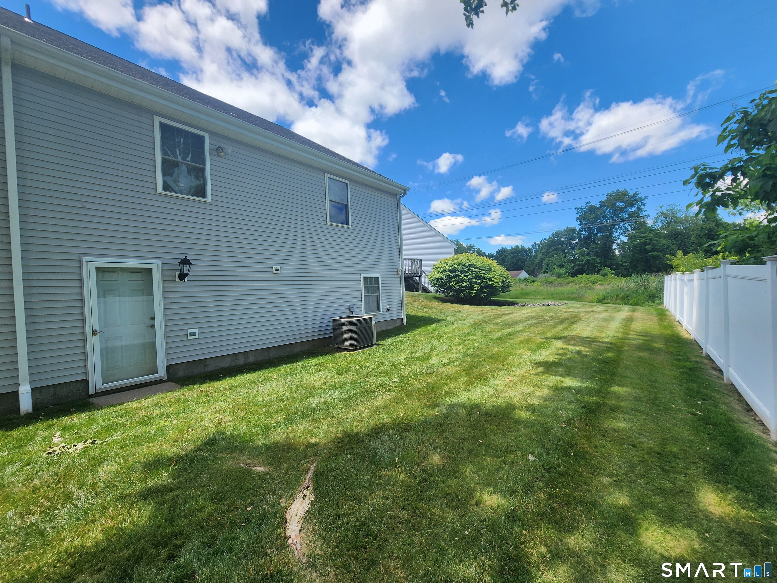 1943 Logans Way Windsor, CT 06095 - Photo 5 of 32